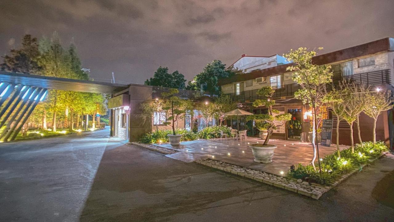 Holly Wood Motel Pitou Luaran gambar