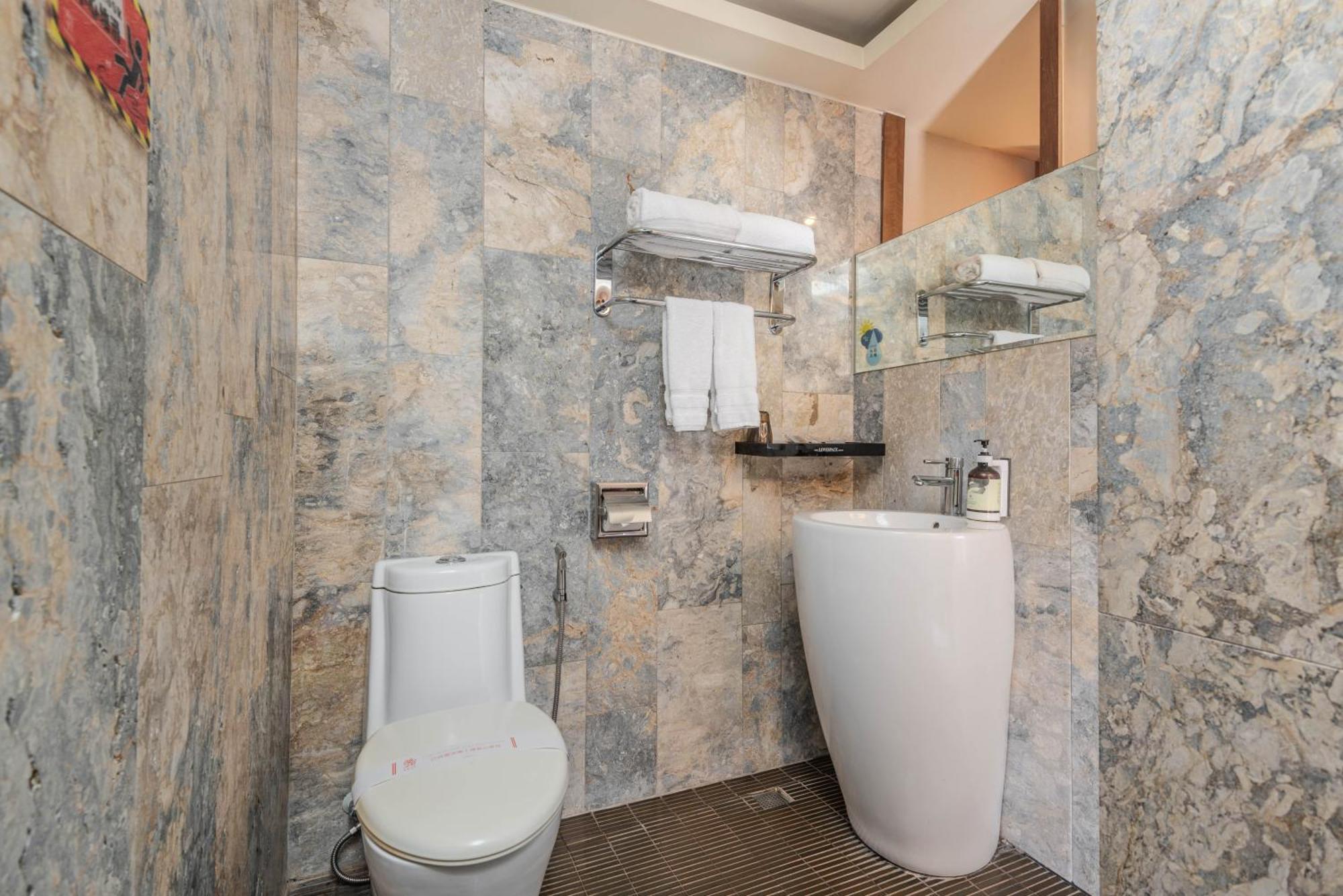 Holly Wood Motel Pitou Luaran gambar